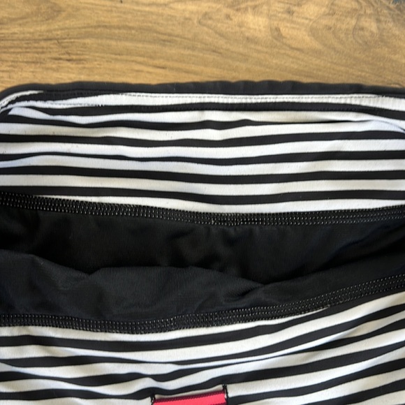 Lululemon 2.5” lined speed short - Picture 4 of 6